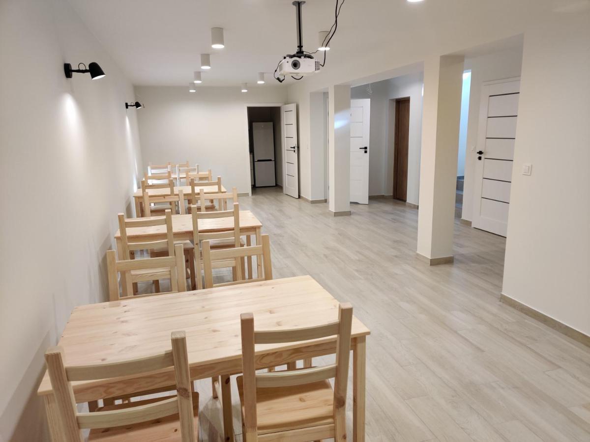 Готель Ostrowo Plaza Екстер'єр фото